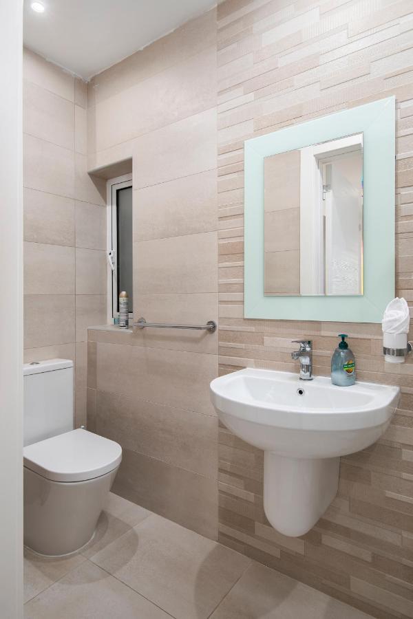 Sea View Apartment 2 Bedrooms 2 Bathrooms, 2 Minutes Away From The Sea San Giuliano Esterno foto